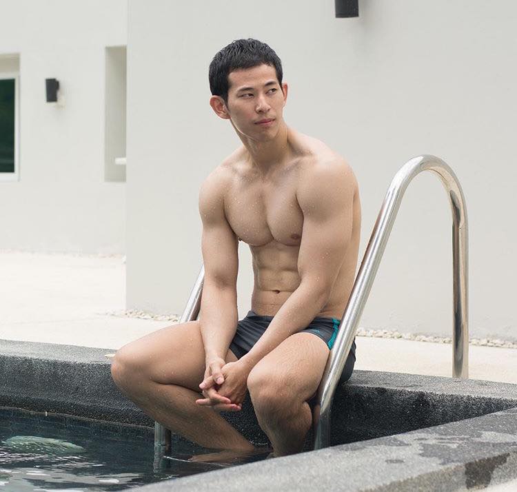 ถอดโชว์เรือนร่าง 2556