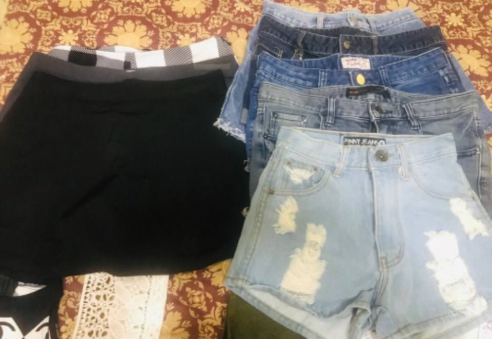 ขายเหมาเสื้อผ้าตัวละ20บาท