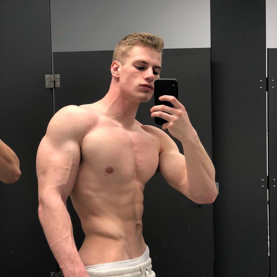 Patrick Leblanc ขาวกระทั่งนามสกุล