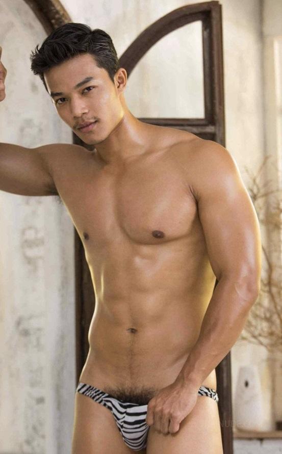 หนุ่มหล่อขึ้นปก 270.1