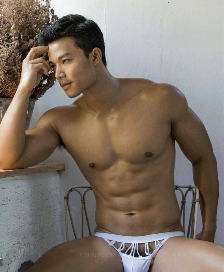 หนุ่มหล่อขึ้นปก 270.1