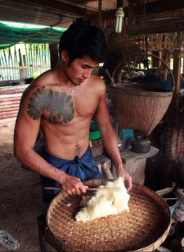 หนุ่มบ้านนา...โคตรแซ่บ