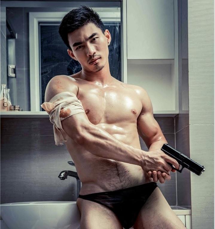 หนุ่มหล่อขึ้นปก 272