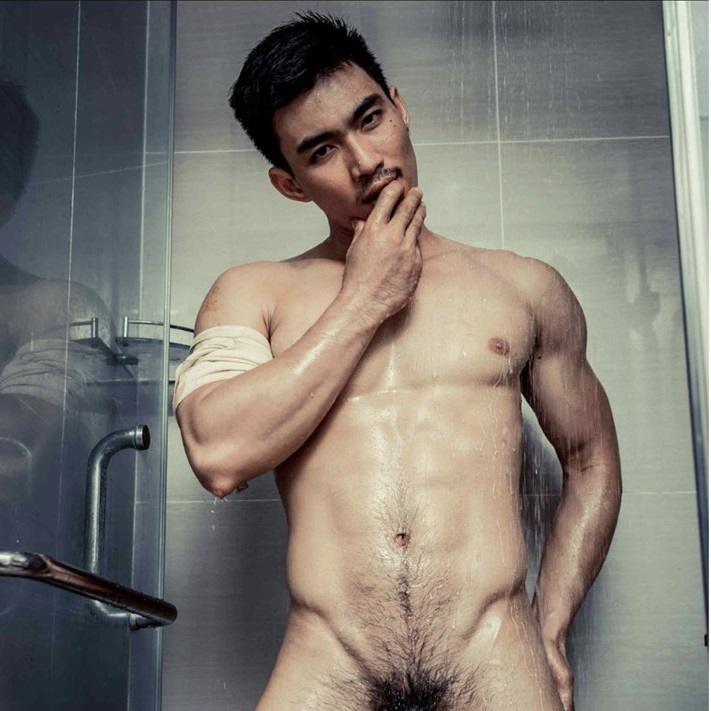 หนุ่มหล่อขึ้นปก 272
