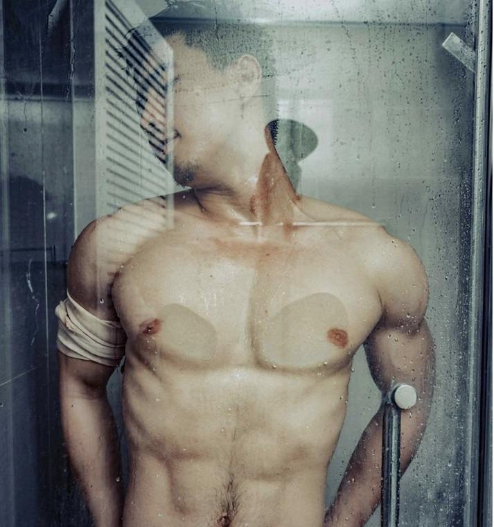 หนุ่มหล่อขึ้นปก 272