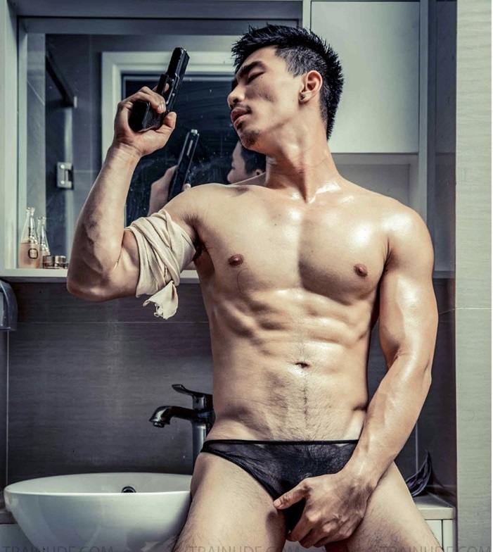 หนุ่มหล่อขึ้นปก 272