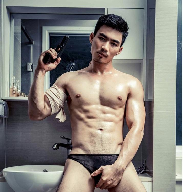 หนุ่มหล่อขึ้นปก 272