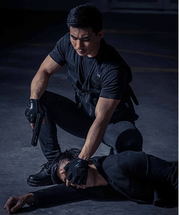 หนุ่มหล่อขึ้นปก 272.1