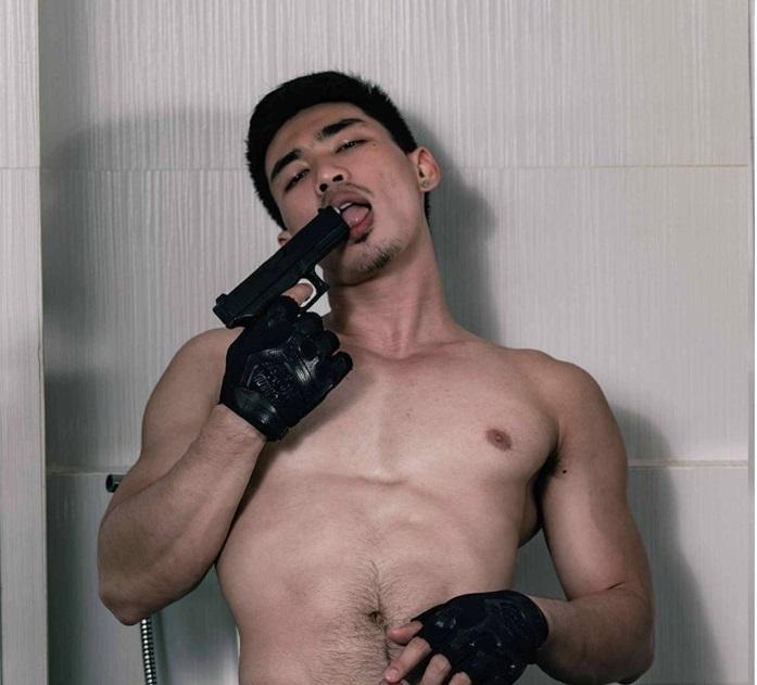 หนุ่มหล่อขึ้นปก 272.1