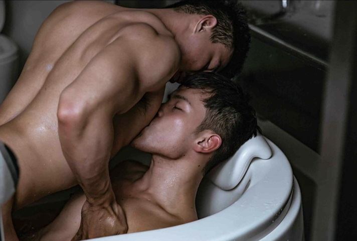 หนุ่มหล่อขึ้นปก 274