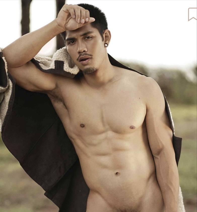 หนุ่มหล่อขึ้นปก 275