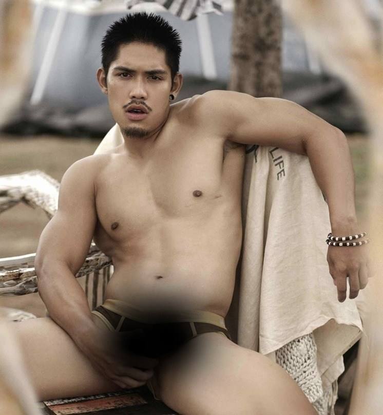 หนุ่มหล่อขึ้นปก 275