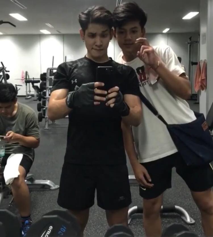 ถ่ายเองกับมือ 38