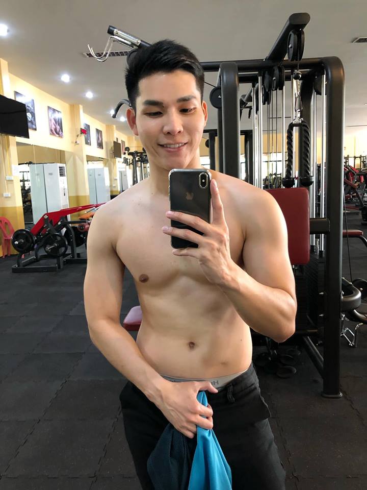 ถ่ายเองกับมือ 40