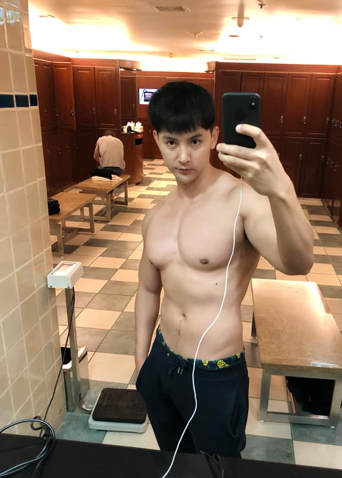 ถ่ายเองกับมือ 40