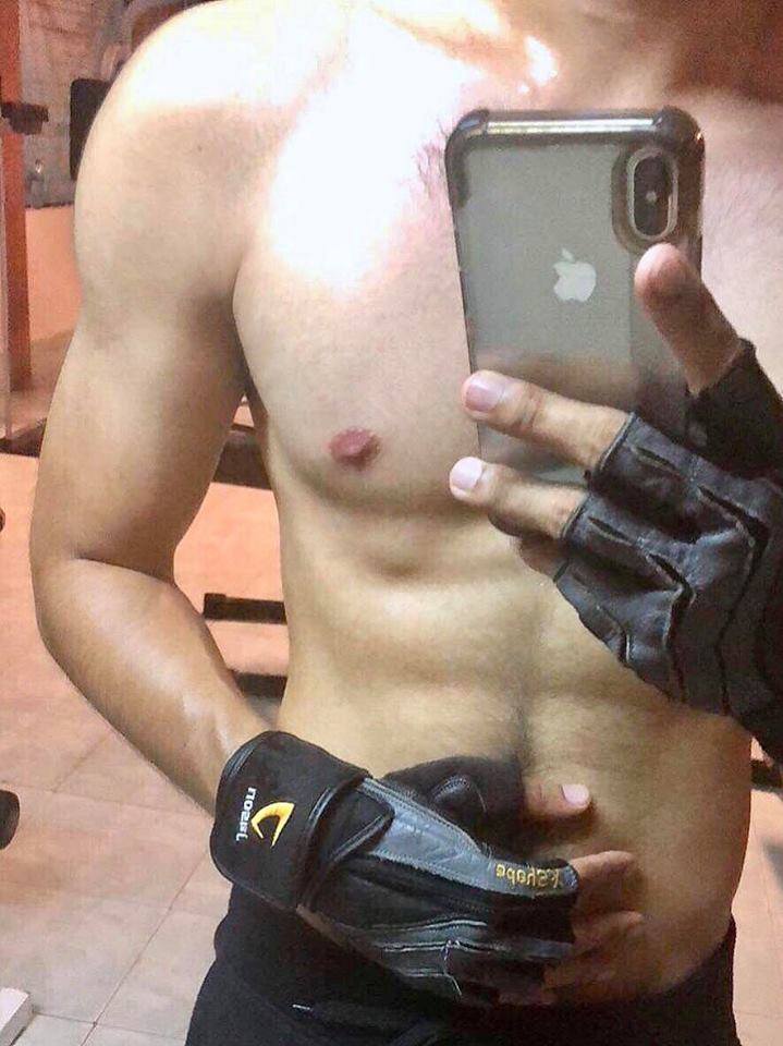 ถ่ายเองกับมือ 40