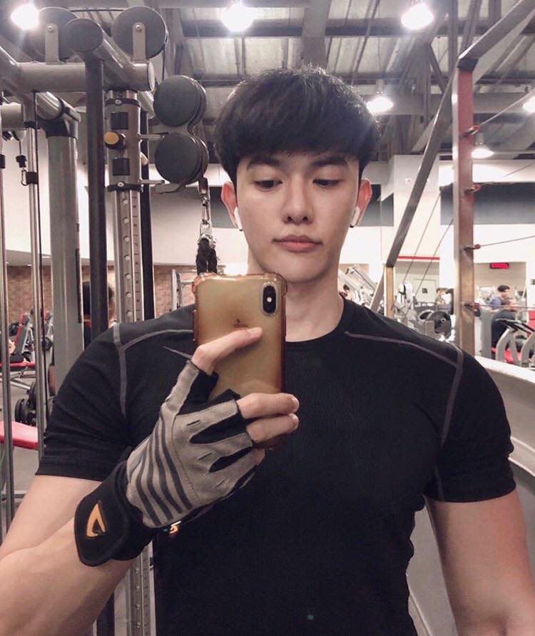 ถ่ายเองกับมือ 42
