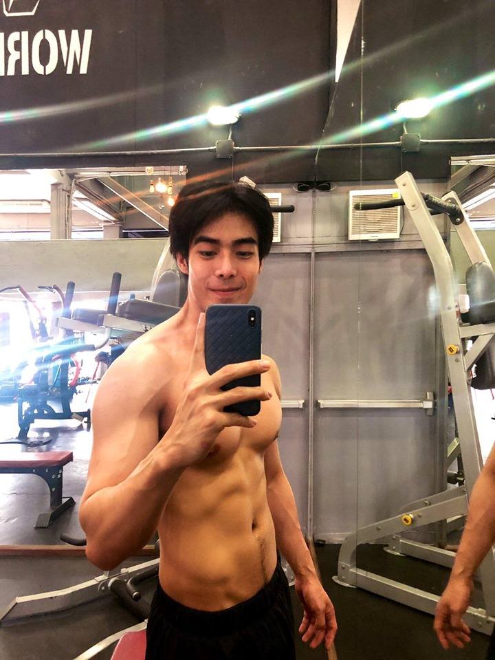 ถ่ายเองกับมือ 42