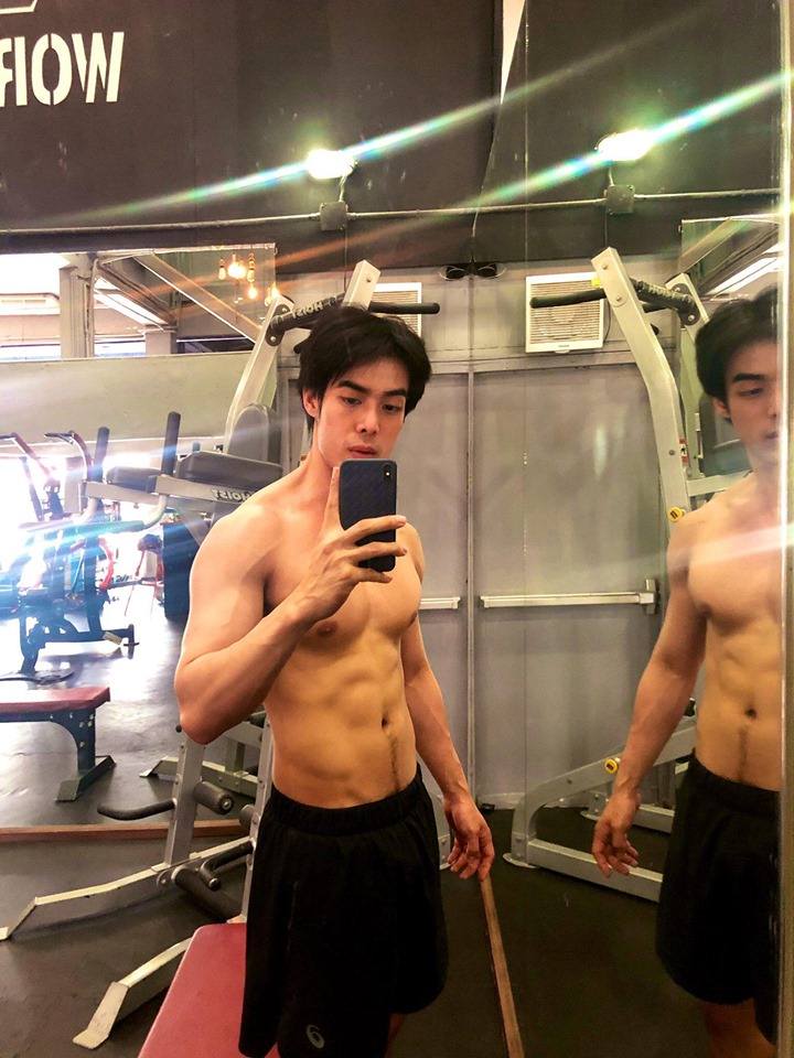 ถ่ายเองกับมือ 42