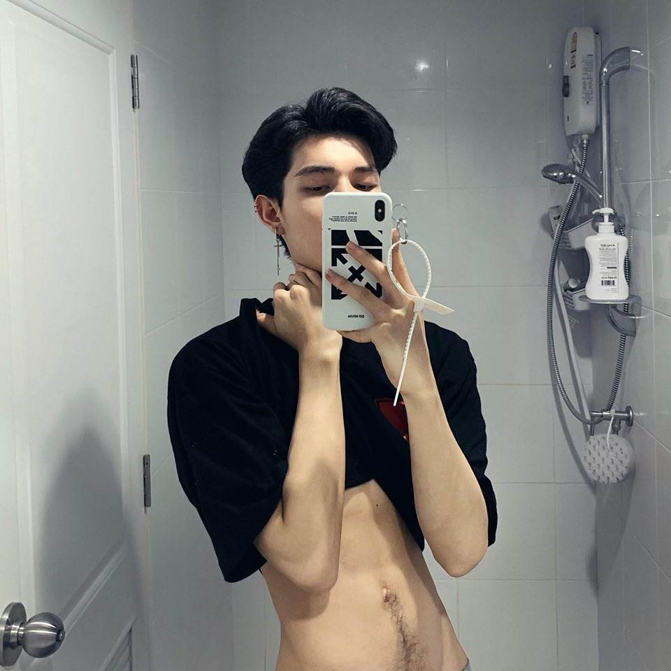 ถ่ายเองกับมือ 42
