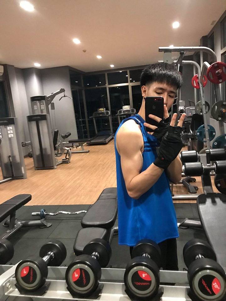 ถ่ายเองกับมือ 48