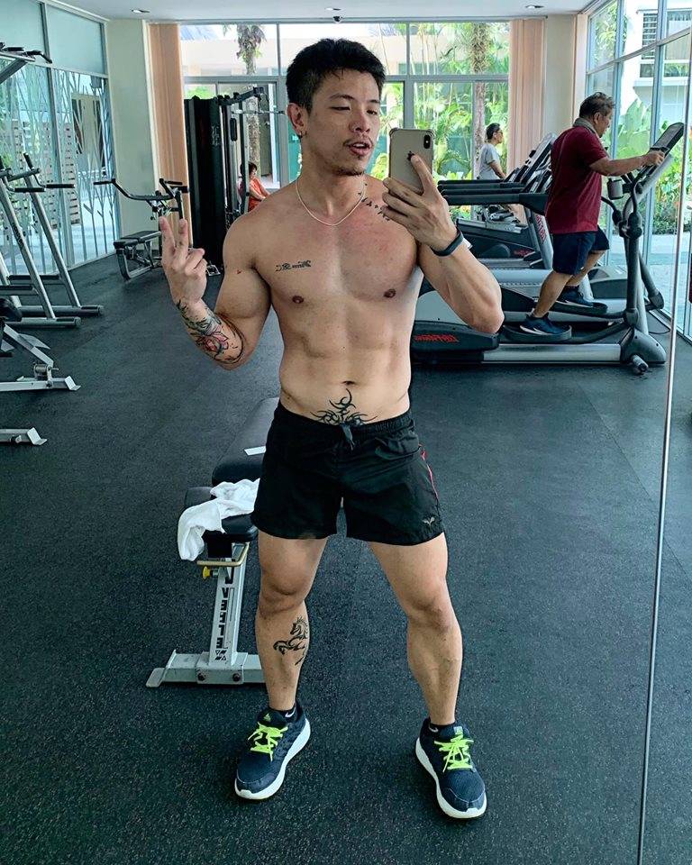 ถ่ายเองกับมือ 48