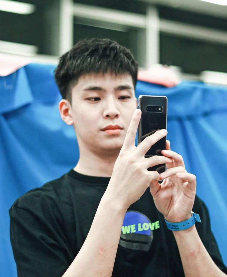 ถ่ายเองกับมือ 49