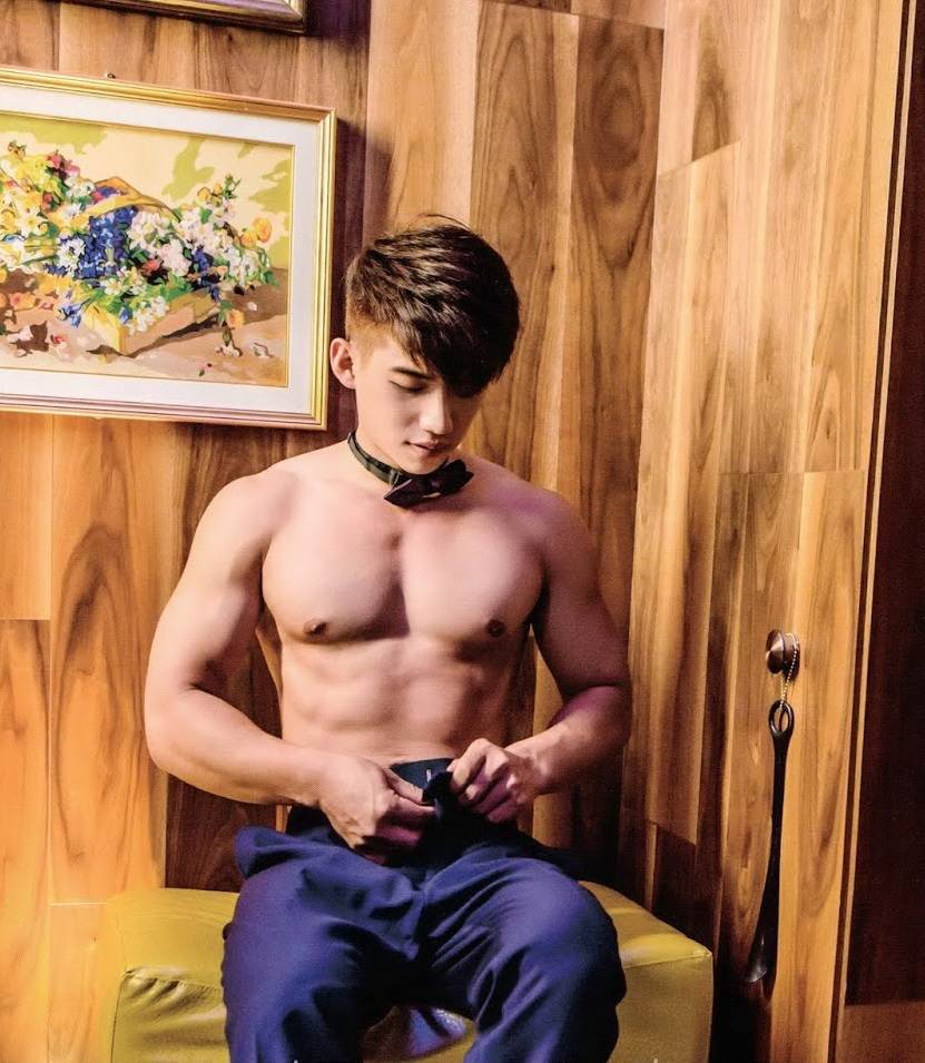 หนุ่มหล่อขึ้นปก 276
