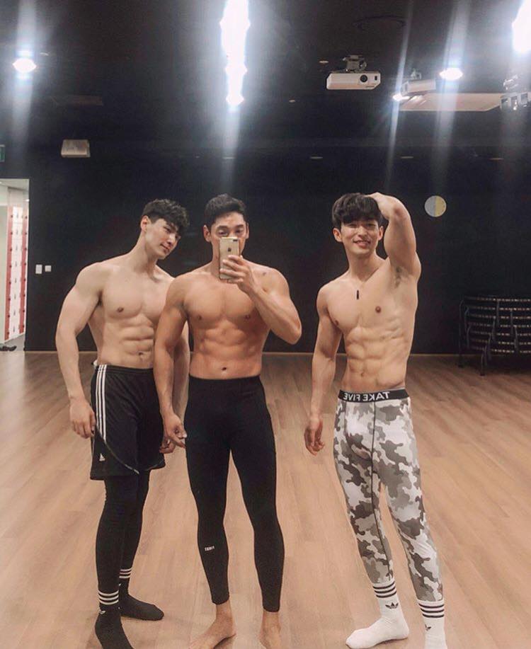 ถ่ายเองกับมือ 52