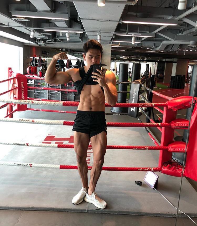 ถ่ายเองกับมือ 54