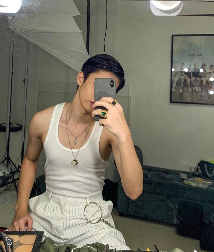 ถ่ายเองกับมือ 60