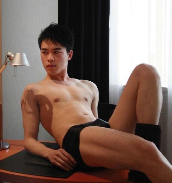 หนุ่มหล่อขึ้นปก 279
