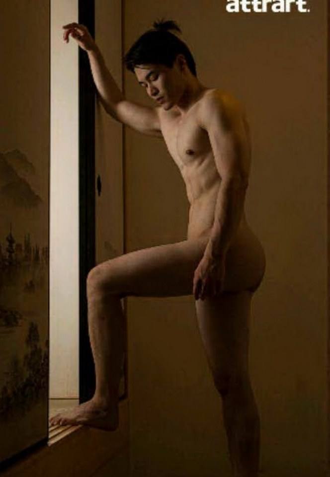หนุ่มหล่อขึ้นปก 285