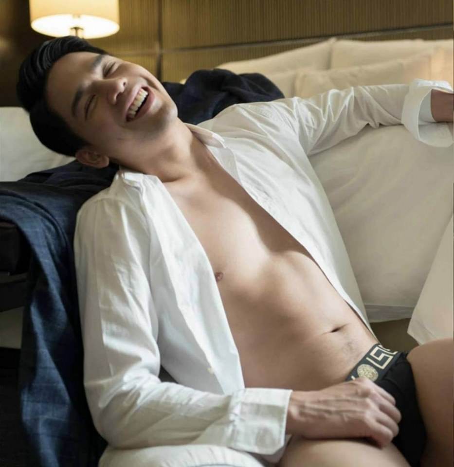 หนุ่มหล่อขึ้นปก 286