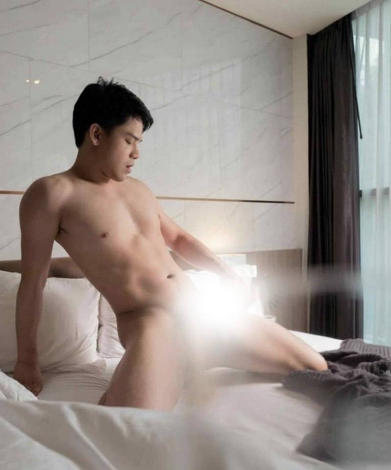หนุ่มหล่อขึ้นปก 286.3