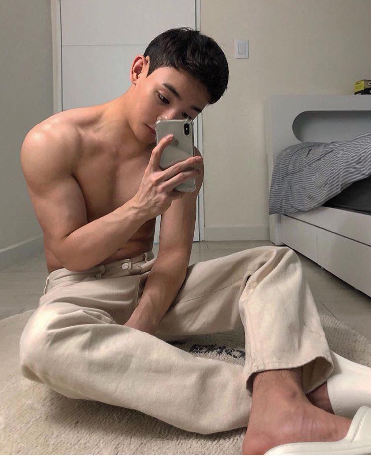 ถ่ายเองกับมือ 62