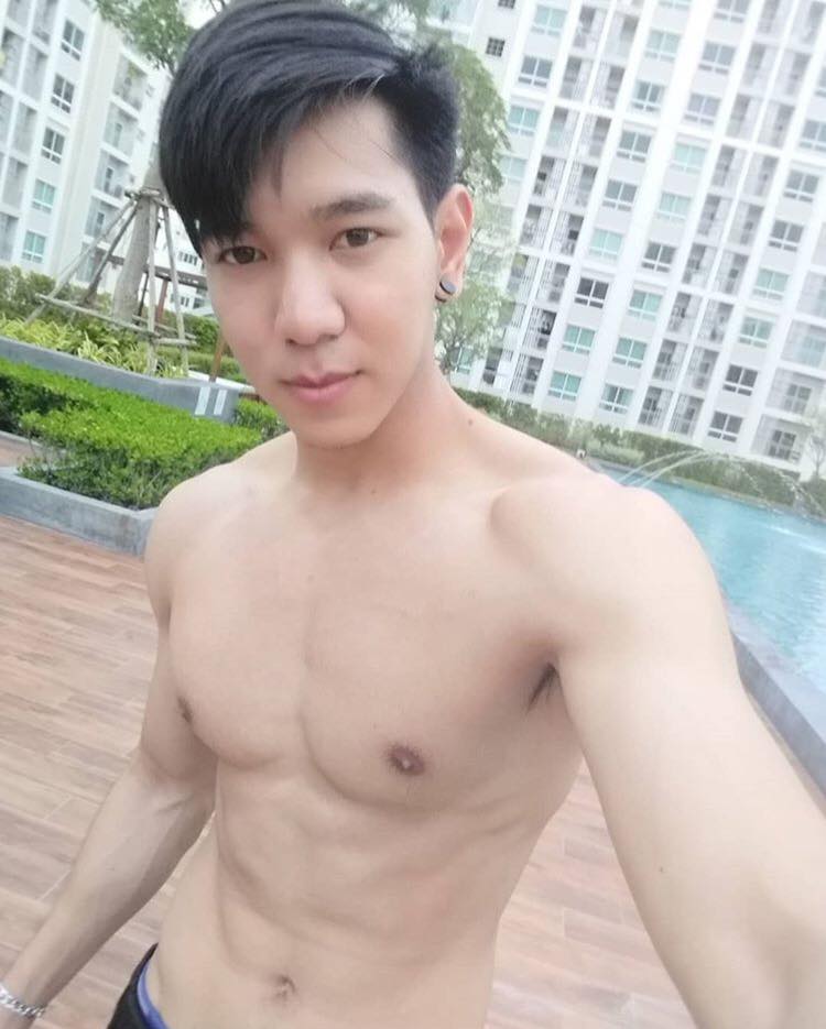 ถ่ายเองกับมือ 63