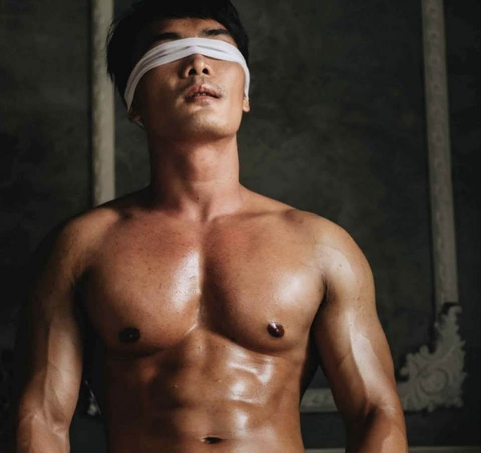 หนุ่มหล่อขึ้นปก 287