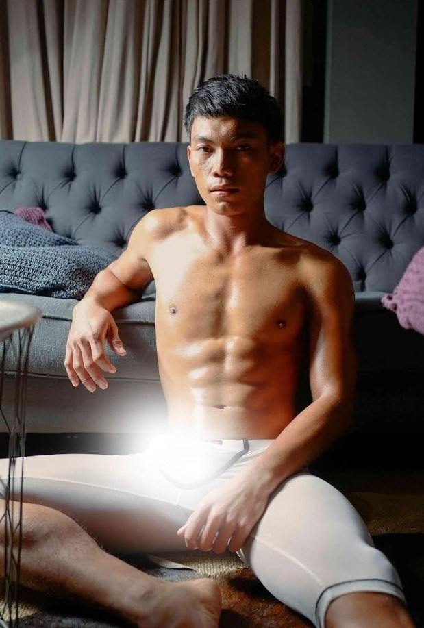 หนุ่มหล่อขึ้นปก 290