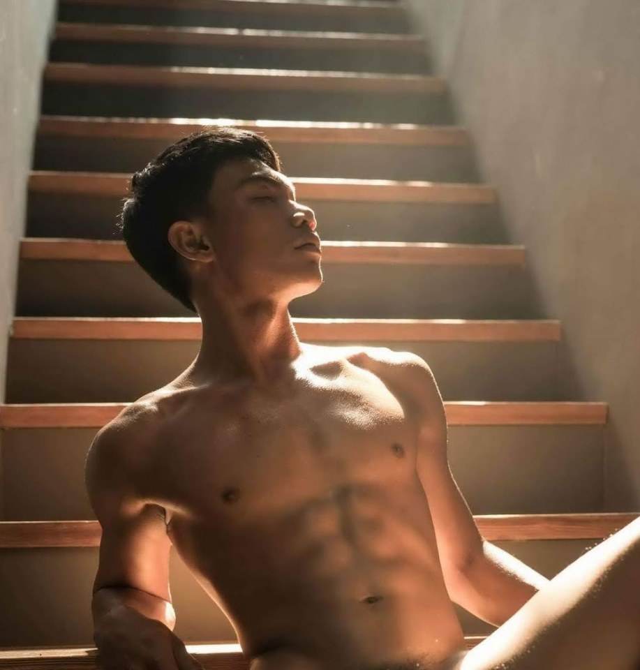 หนุ่มหล่อขึ้นปก 290