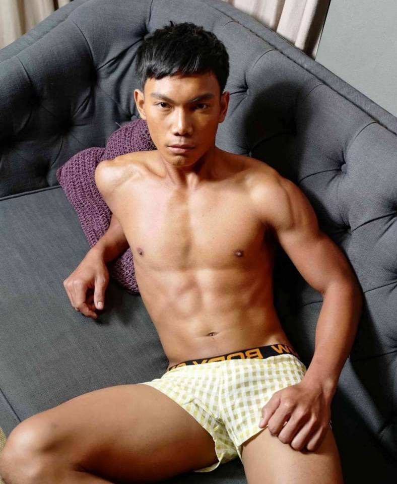 หนุ่มหล่อขึ้นปก 290