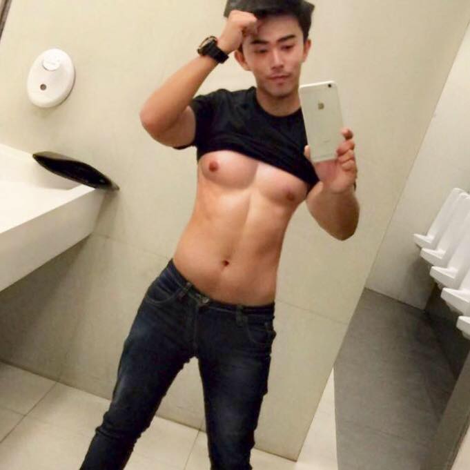 ถ่ายเองกับมือ 65