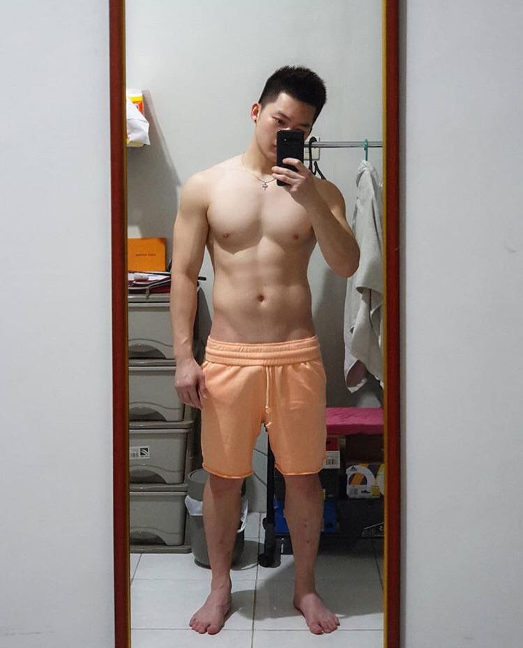 ถ่ายเองกับมือ 68
