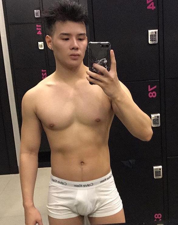 ถ่ายเองกับมือ 69