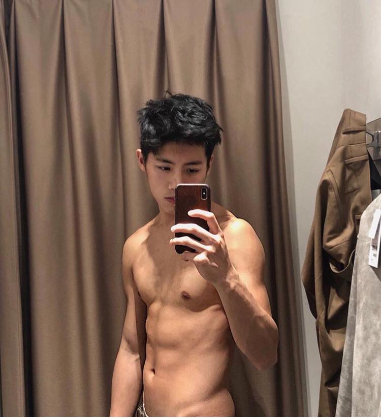ถ่ายเองกับมือ 69