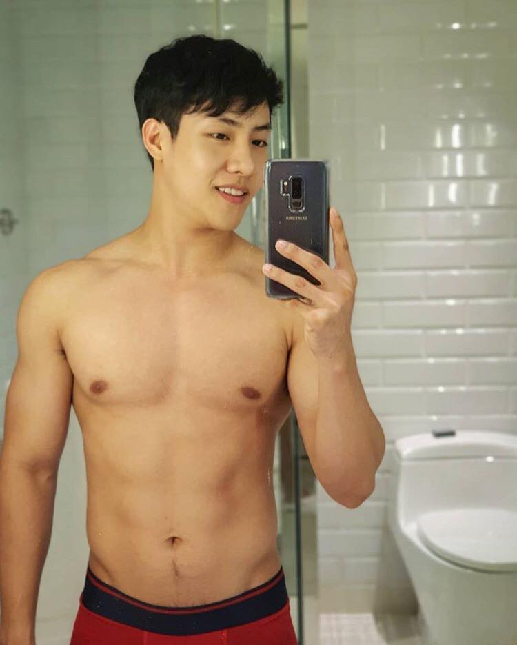 ถ่ายเองกับมือ 69
