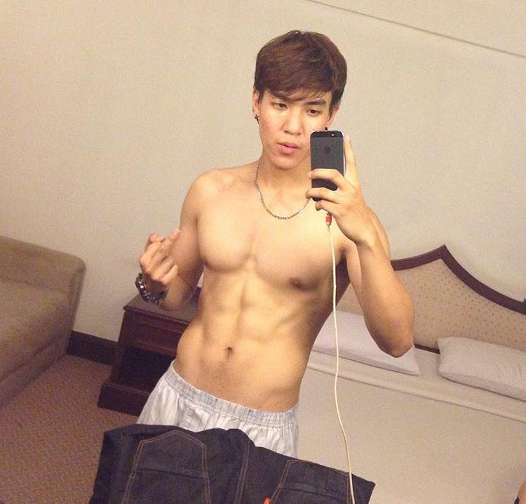 ถ่ายเองกับมือ 70