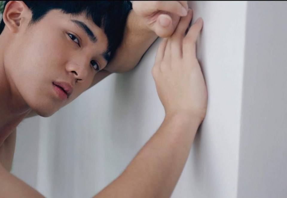 หนุ่มหล่อขึ้นปก 296.2
