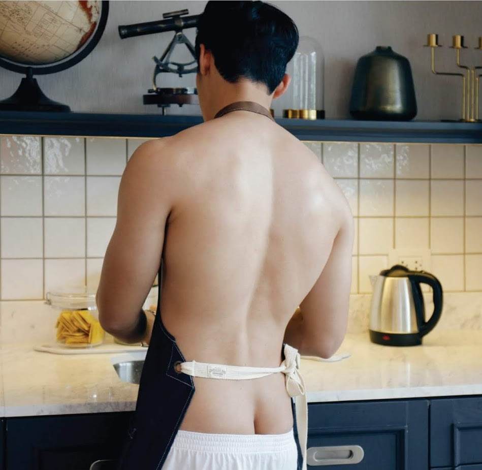 หนุ่มหล่อขึ้นปก 296.2