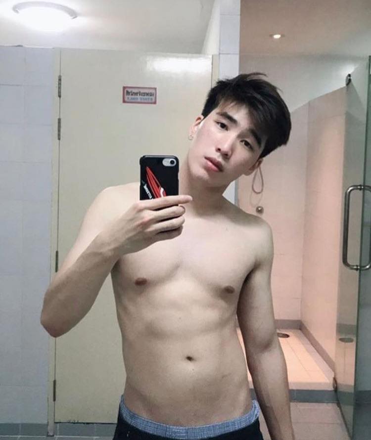 ถ่ายเองกับมือ 71